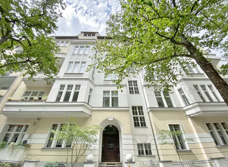 Stilvoll möblierte Altbauwohnung nahe Olivaer Platz — photo 1